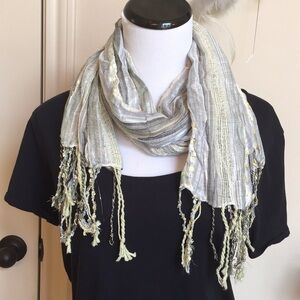 NWOT - Beautiful scarf/ wrap